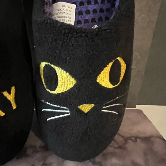 Halloween Black Cat Slippers Feline Spooky Size Small 5-6 Purple Kitties Lining - Picture 3 of 9